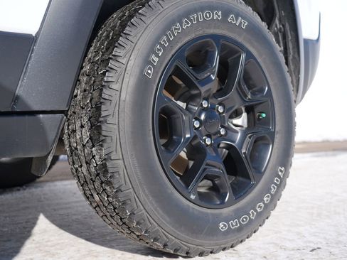 Used 2022 Jeep Cherokee Trailhawk w/ Premium Leather Package image 35