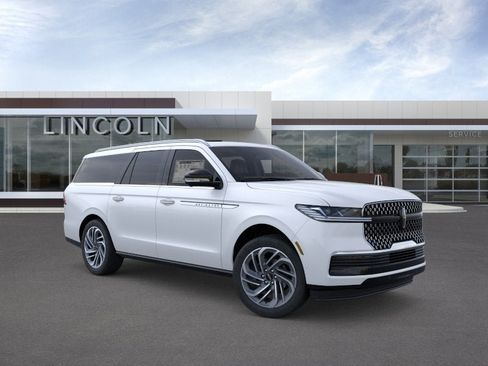 New 2026 Lincoln Navigator L Reserve AWD/4WD image 1