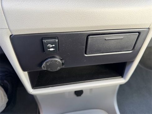 Used 2019 Toyota Sienna LE image 21