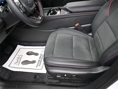 Used 2024 Chevrolet Blazer EV RS image 15