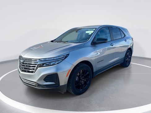 Used 2024 Chevrolet Equinox LS w/ LS Convenience Package image 1