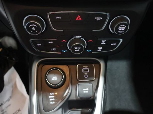 Certified 2020 Jeep Compass High Altitude AWD/4WD image 29