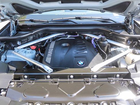 Used 2025 BMW X5 sDrive40i w/ M Sport Package RWD image 27