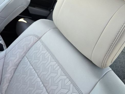 Used 2024 Toyota Tundra Limited image 27