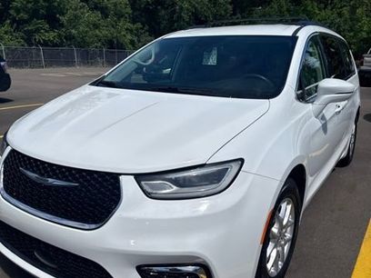Used 2022 Chrysler Pacifica Touring-L