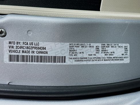 Used 2023 Chrysler Pacifica Touring-L image 31