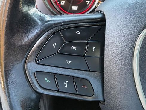 Used 2020 Dodge Charger SXT image 22