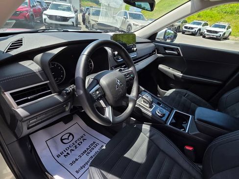Used 2022 Mitsubishi Outlander SE AWD/4WD image 16