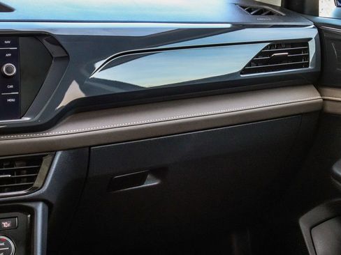 Used 2024 Volkswagen Taos SEL image 17