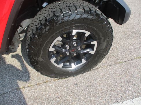 Used 2025 Jeep Wrangler Rubicon w/ Safety Group AWD/4WD image 20