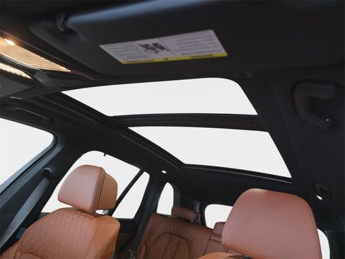 New 2026 BMW X5 M60i w/ Executive Package image 18