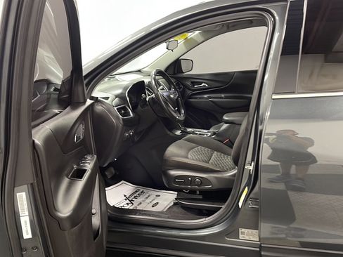 Used 2020 Chevrolet Equinox LT FWD image 3