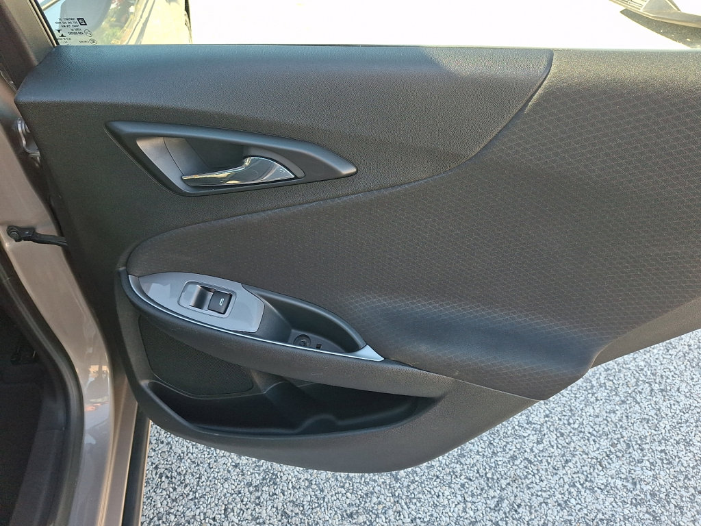 Used 2025 Chevrolet Malibu LT FWD image 14