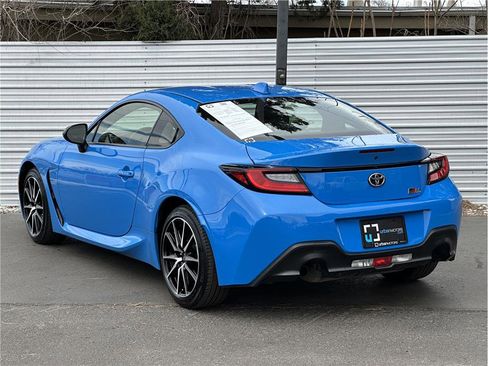 Used 2023 Toyota GR86 image 3