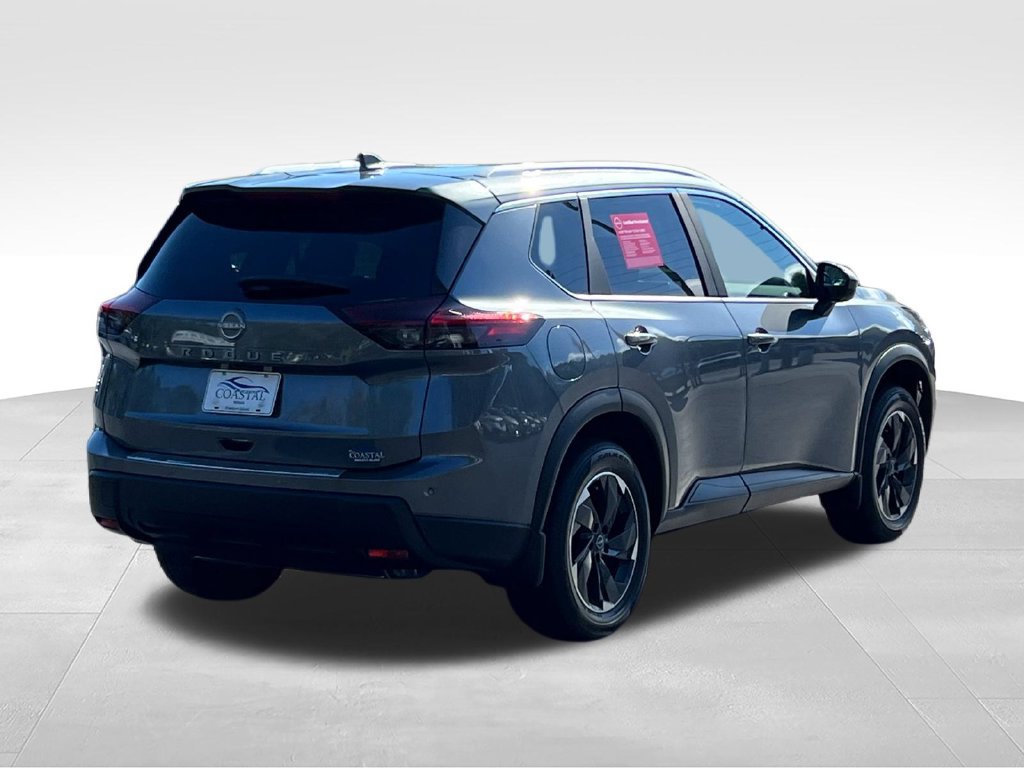 Used 2026 Nissan Rogue SV w/ SV Premium Package FWD image 5