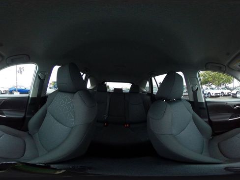 Used 2025 Toyota RAV4 XLE image 42