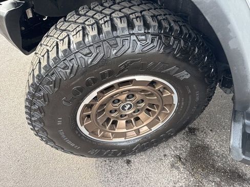 Used 2025 Ford Bronco Outer Banks AWD/4WD image 9