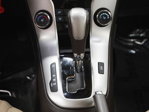 Used 2015 Chevrolet Cruze LT w/ Sun, Sound and Sport Package FWD image 17