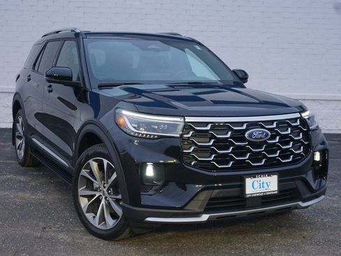 Used 2025 Ford Explorer Platinum w/ Ultimate Package image 4