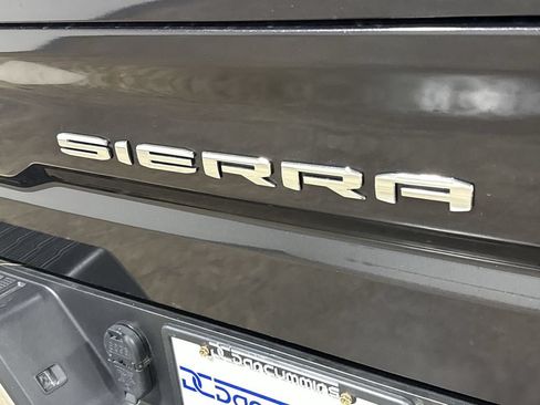 Used 2025 GMC Sierra 1500 SLT AWD/4WD image 26