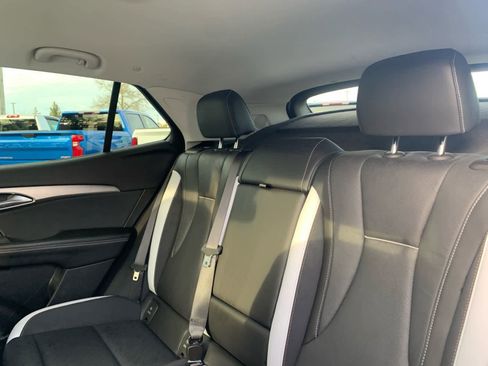 Certified 2025 Buick Envision Sport Touring image 30