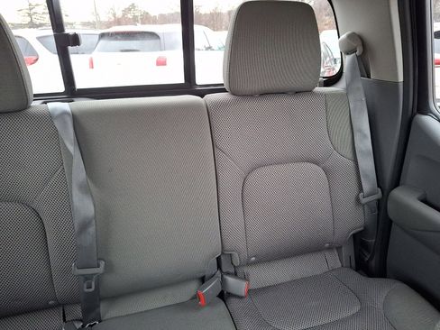 Used 2020 Nissan Frontier SV image 20