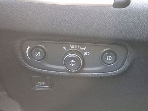 Certified 2022 GMC Terrain SLT image 23