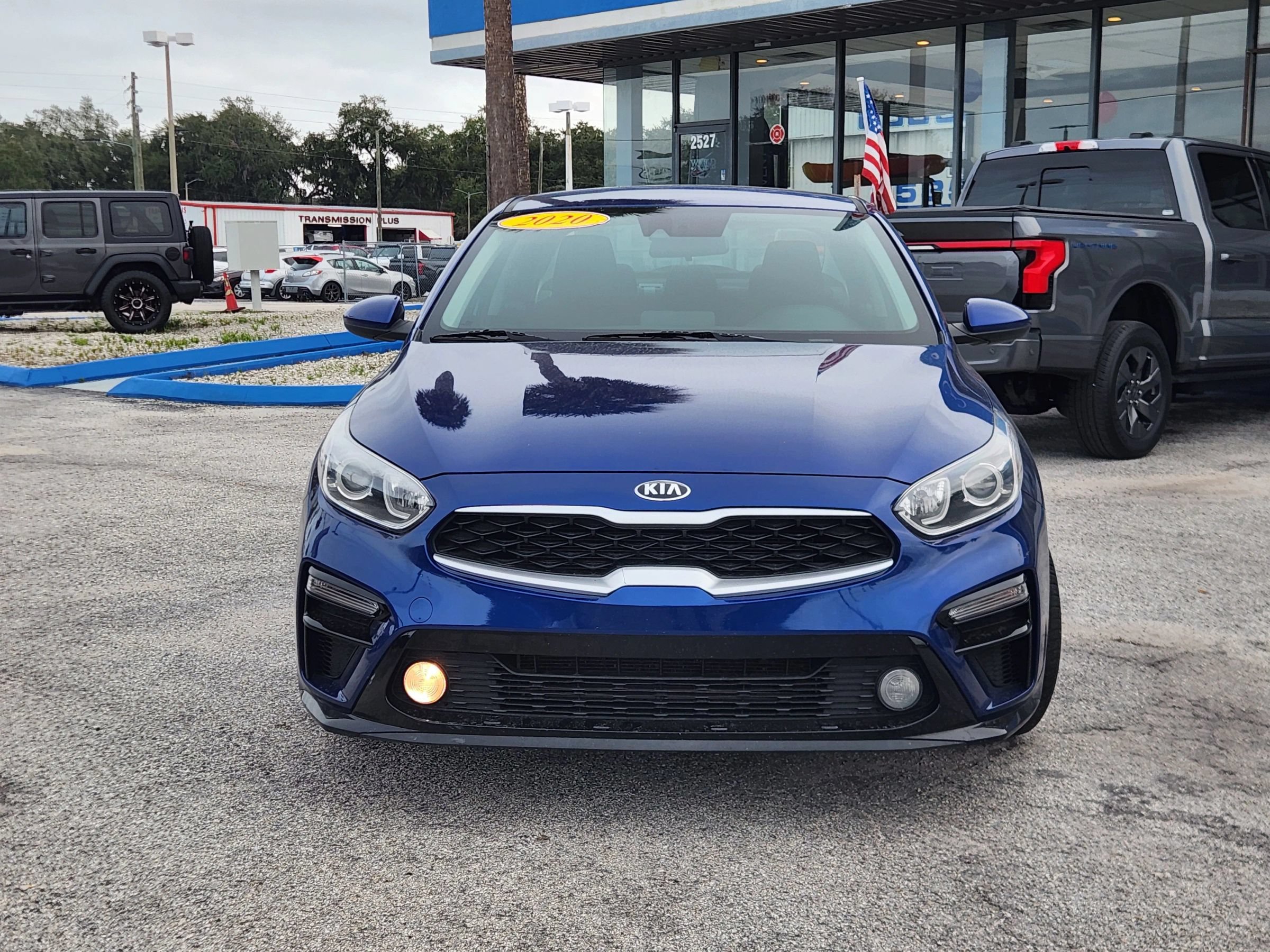 Used 2020 Kia Forte LXS FWD image 2