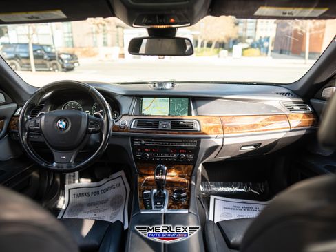 Used 2014 BMW 750Li xDrive image 14