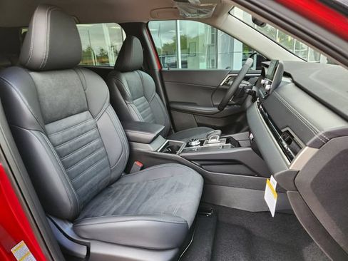 New 2026 Nissan Rogue SL AWD/4WD image 9