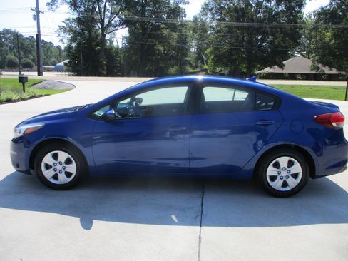 Used 2017 Kia Forte LX FWD image 6