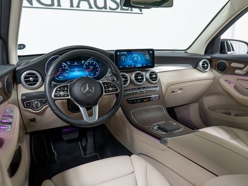 Certified 2022 Mercedes-Benz GLC 300 4MATIC w/ Premium Package Lite image 16