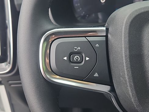 New 2026 Volvo XC40 B5 Plus w/ Climate Package AWD/4WD image 15