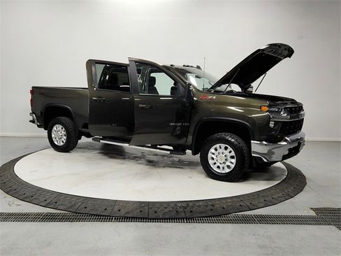 Used 2022 Chevrolet Silverado 3500 LT w/ Convenience Package image 9