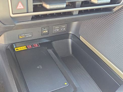 Used 2025 Toyota Camry SE FWD image 25