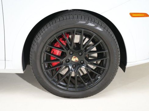 Used 2021 Porsche Cayenne GTS image 31