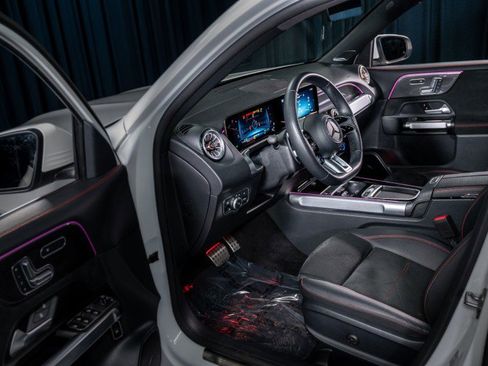 Certified 2025 Mercedes-Benz GLB 35 AMG 4MATIC image 10