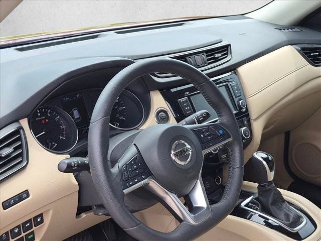 Used 2019 Nissan Rogue SV w/ Premium Package FWD image 9
