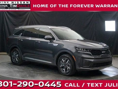 Used 2022 Kia Sorento S image 1