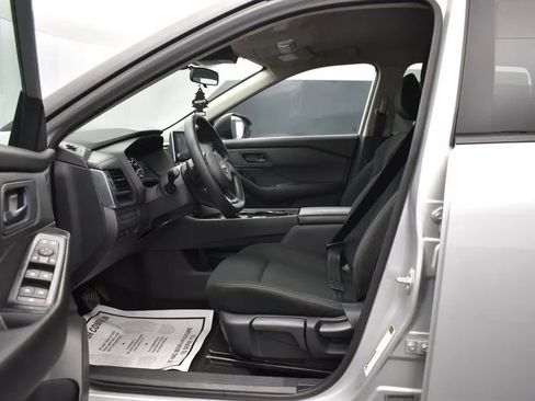 Used 2024 Nissan Rogue S AWD/4WD image 14