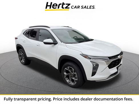 Used 2025 Chevrolet Trax LT FWD image 1