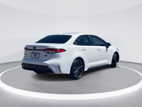 Used 2026 Toyota Corolla SE FWD image 5