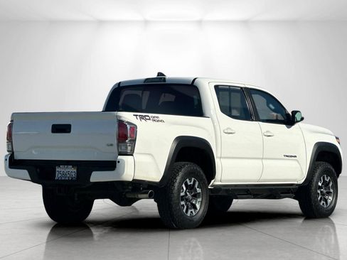 Used 2022 Toyota Tacoma TRD Off-Road image 3