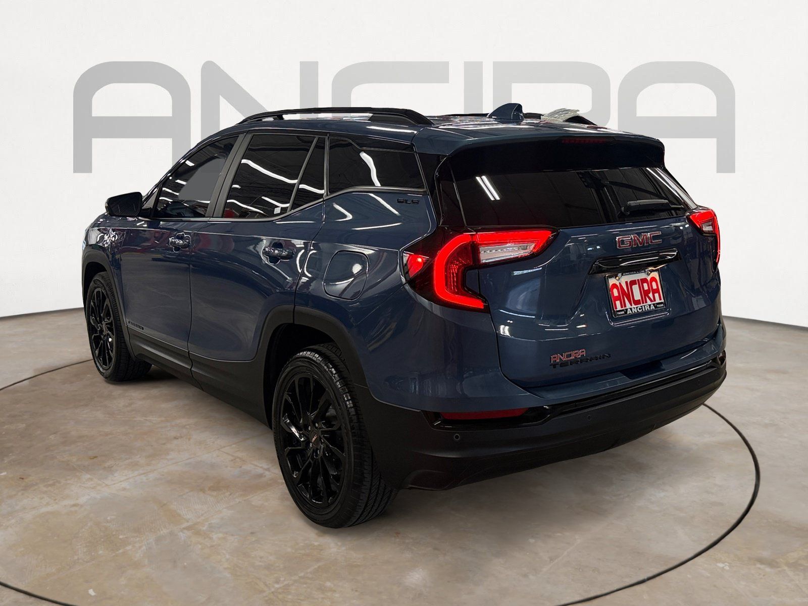 Used 2024 GMC Terrain SLE w/ Elevation Edition FWD image 8