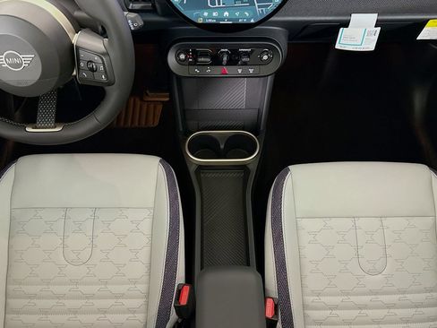 New 2026 MINI Cooper 4-Door Hardtop FWD image 17
