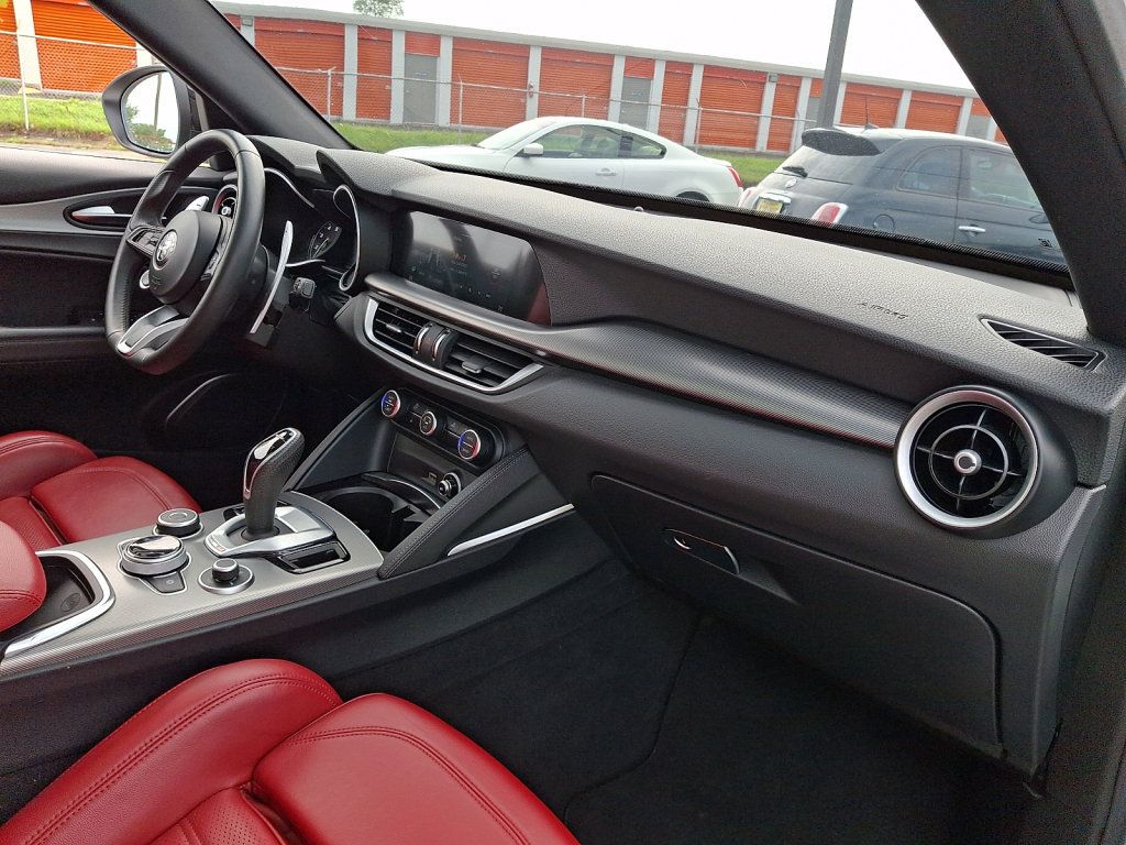 Used 2023 Alfa Romeo Stelvio Veloce AWD/4WD image 11