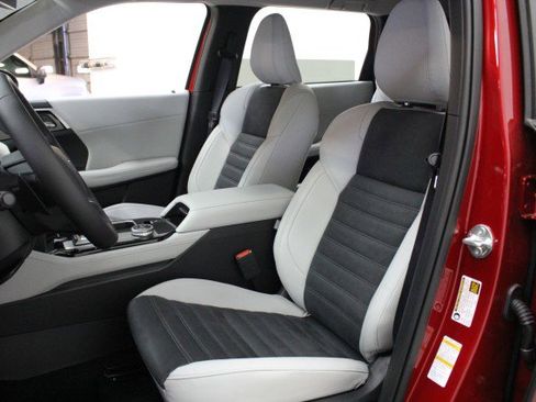 New 2026 Mitsubishi Outlander SE image 7