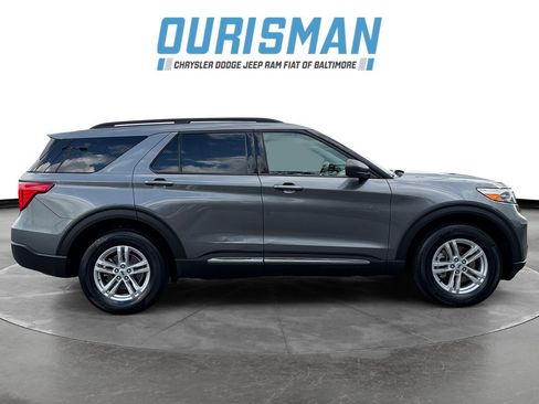 Used 2023 Ford Explorer XLT AWD/4WD image 7