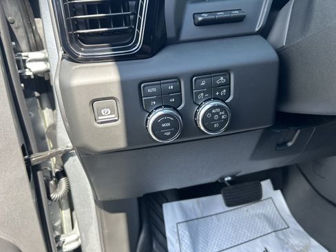 New 2026 GMC Sierra 2500 AT4 w/ Technology Package AWD/4WD image 23