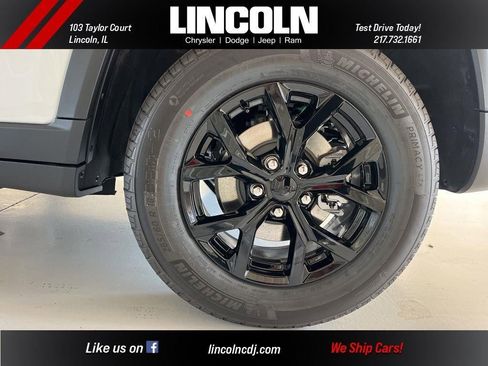 New 2025 Jeep Grand Cherokee Altitude image 29